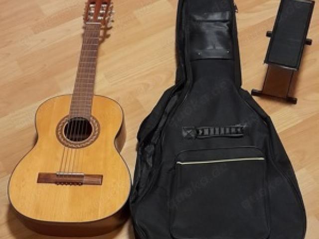 Verkaufe Gitarre Pro Arte GC 50 II halbe Größe mit Tasche und Fußbank - 1